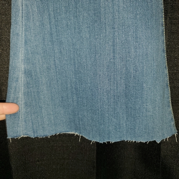 Cello Low Rise Flares SZ 5 Faux pockets but pockets on side of jeans raw hem - Picture 7 of 9